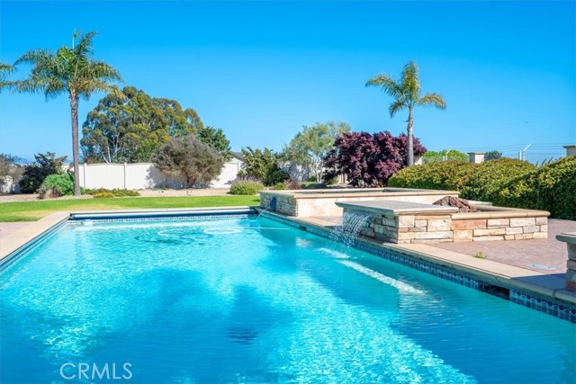 1685 Scenic View Way, Nipomo CA: https://media.crmls.org/medias/f6c693bc-6b39-4868-95cb-192fae19bf37.jpg