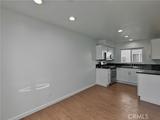 1159 Linden Avenue, Glendale CA: https://media.crmls.org/medias/f6c6b5aa-db32-4c83-a7b1-f5dbcaeb63b5.jpg