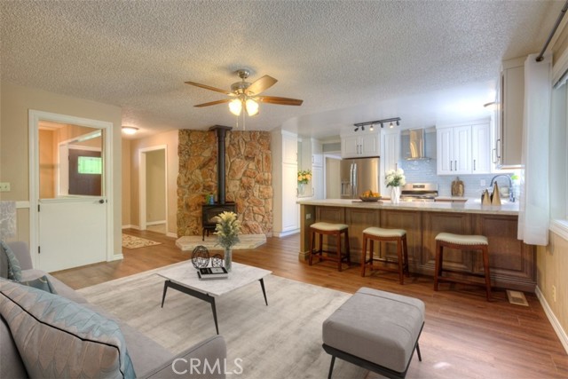 Detail Gallery Image 4 of 53 For 6125 Desabla Ln, Magalia,  CA 95954 - 3 Beds | 2 Baths
