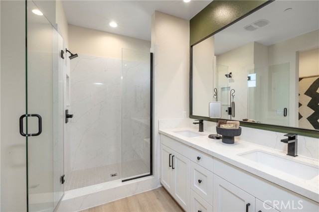 Detail Gallery Image 5 of 7 For 1313 Cantada Ct, El Cajon,  CA 92019 - 3 Beds | 3 Baths