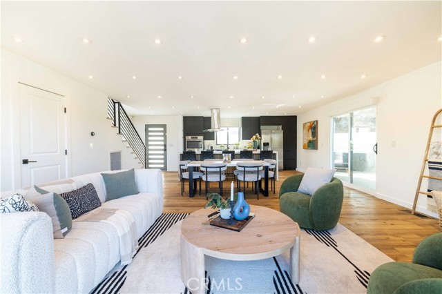 Detail Gallery Image 2 of 50 For 4300 Camello Rd, Woodland Hills,  CA 91364 - 4 Beds | 2/1 Baths