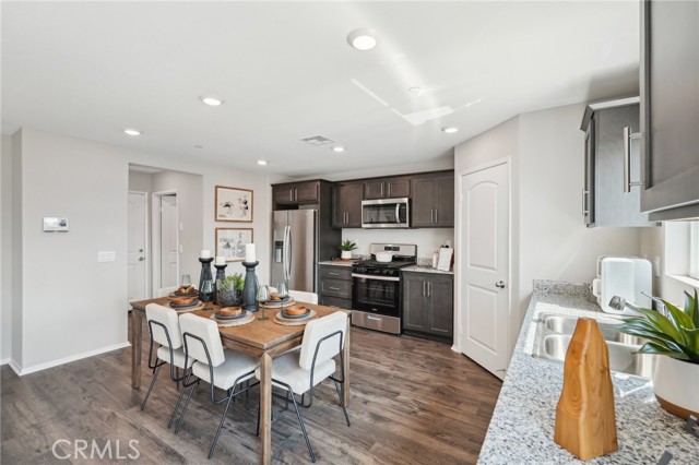 Detail Gallery Image 11 of 25 For 14014 Larissa St, Moreno Valley,  CA 92555 - 3 Beds | 2/1 Baths