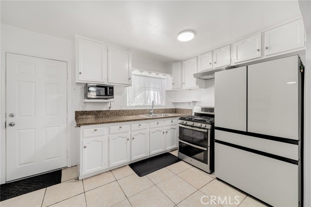 1143 West 66th, Los Angeles CA: https://media.crmls.org/medias/f6c83998-15e6-4a83-82b1-7341223a71e6.jpg