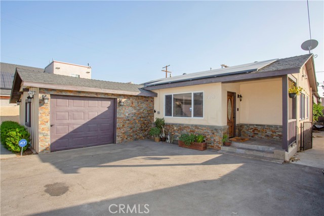 Detail Gallery Image 1 of 26 For 22020 Saticoy St, Canoga Park,  CA 91303 - 3 Beds | 1 Baths