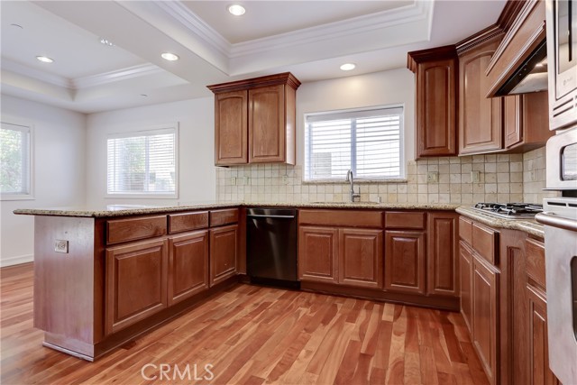 2307 Ruhland Avenue, Redondo Beach, California 90278, 4 Bedrooms Bedrooms, ,3 BathroomsBathrooms,Residential,Sold,Ruhland,SB21165663