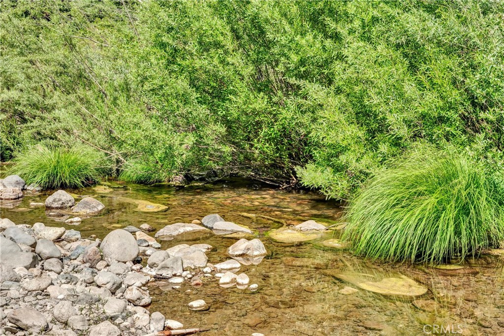 https://media.crmls.org/medias/f6cafa16-2ed6-46bc-8153-5ce4512121d5.jpg?preset=X-Large