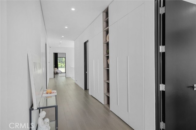 15231 Greenleaf Street, Sherman Oaks CA: https://media.crmls.org/medias/f6cb0b79-f6a5-45cc-8e90-7f8f861eddce.jpg