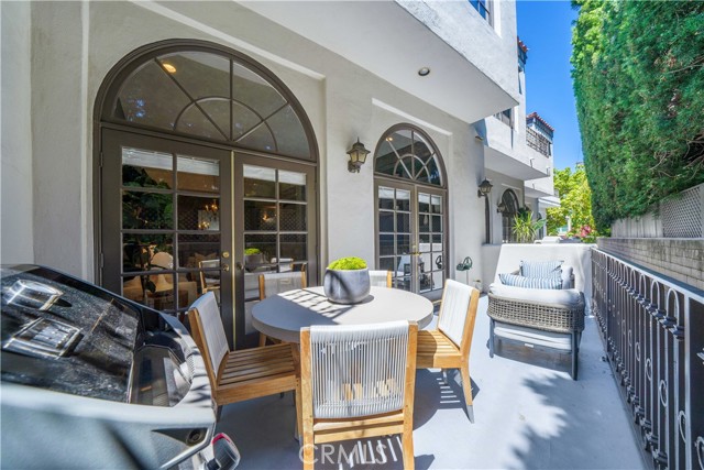 Detail Gallery Image 12 of 40 For 14100 Dickens St #4,  Sherman Oaks,  CA 91423 - 2 Beds | 2/1 Baths