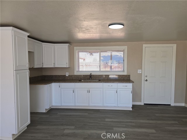 Detail Gallery Image 5 of 16 For 8651 S Loop, California City,  CA 93505 - 2 Beds | 1 Baths