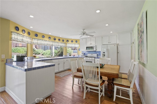 24211 Puerta De Luz, Mission Viejo CA: https://media.crmls.org/medias/f6cd6388-8200-4fda-ae83-d1ef31757b81.jpg