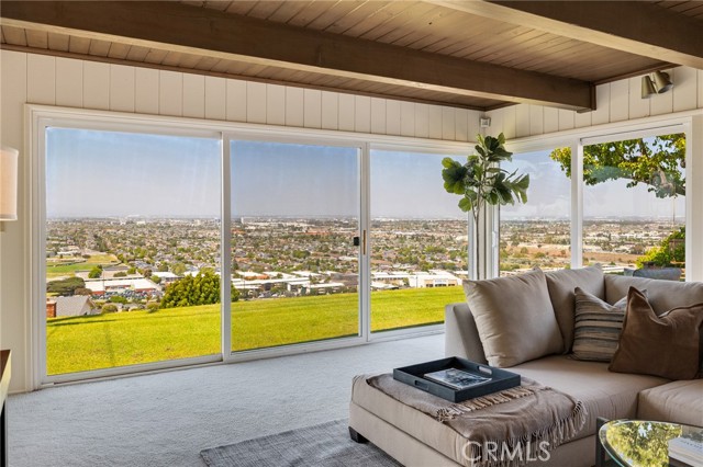 4501 Paseo De Las Tortugas, Torrance CA: https://media.crmls.org/medias/f6cde1ea-1d10-41d6-ae85-1116432baf08.jpg