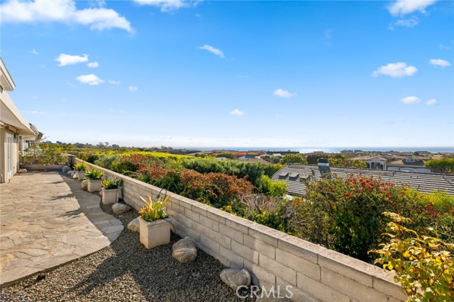 Detail Gallery Image 8 of 33 For 1401 Seacrest Dr, Corona Del Mar,  CA 92625 - 4 Beds | 3 Baths