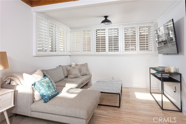 Detail Gallery Image 5 of 22 For 363 Ruby St, Laguna Beach,  CA 92651 - 3 Beds | 2 Baths