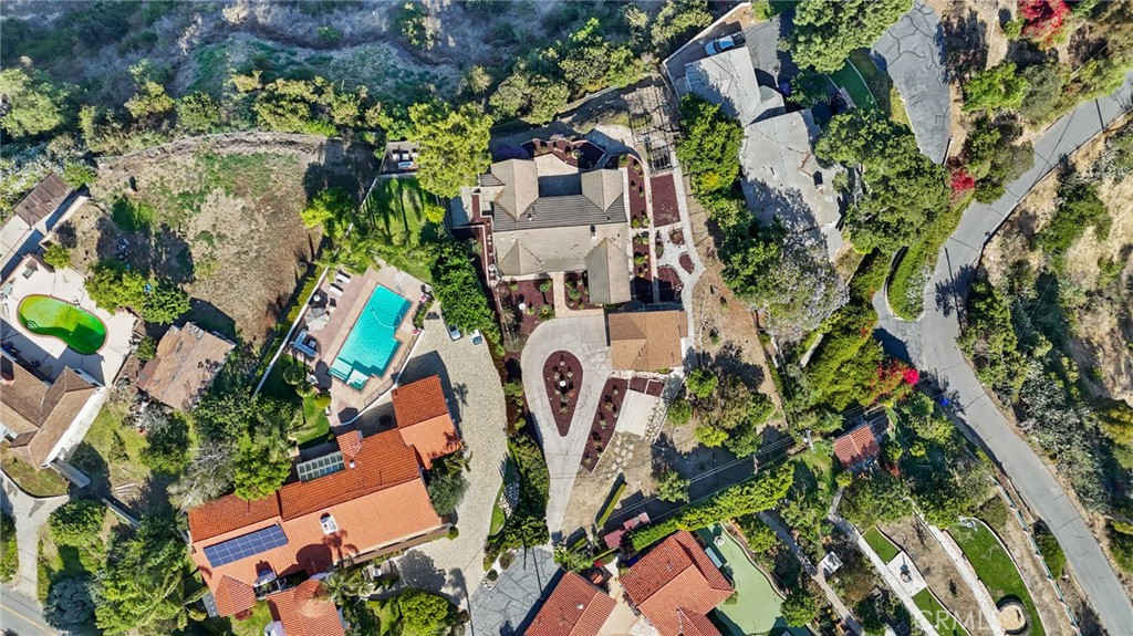 https://media.crmls.org/medias/f6cfb018-f98a-476a-b96d-79ce7e4c8759.jpg?preset=X-Large