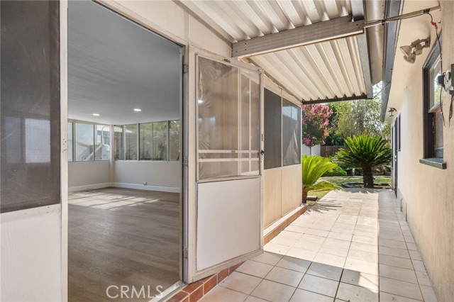 2702 Worthington Avenue, Bakersfield CA: https://media.crmls.org/medias/f6d0081e-7523-45a6-9e72-3c3da50b6464.jpg
