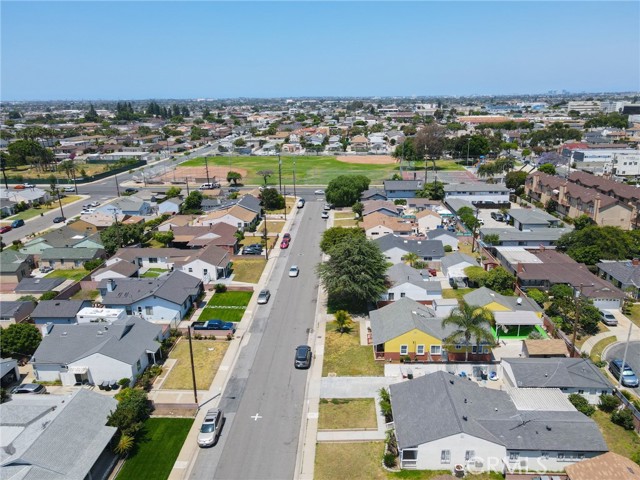 Detail Gallery Image 3 of 8 For 1305 W 159th St, Gardena,  CA 90247 - 3 Beds | 2 Baths