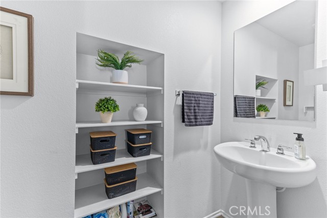 Detail Gallery Image 10 of 36 For 2350 S via Esplanade #31,  Ontario,  CA 91762 - 3 Beds | 2/1 Baths