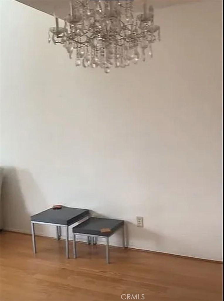 https://media.crmls.org/medias/f6d0f396-e7ac-41c5-b311-2a61ff1d7f5c.jpg?preset=X-Large