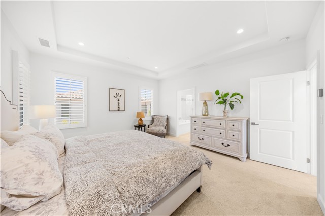 61 Belfast, Irvine CA: https://media.crmls.org/medias/f6d106c6-73b0-4fbc-8b4c-f9ff28c248bb.jpg