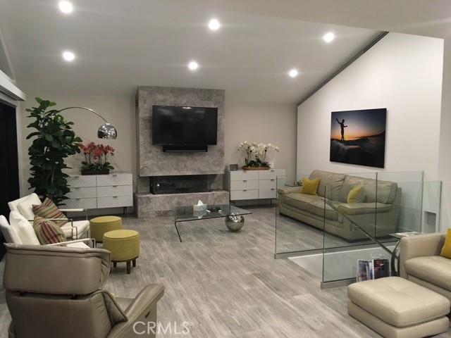 Detail Gallery Image 12 of 36 For 16 North Stonington, Laguna Beach,  CA 92651 - 4 Beds | 5 Baths