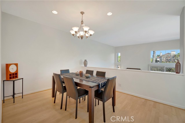 Detail Gallery Image 13 of 48 For 19328 Surfwave Dr, Huntington Beach,  CA 92648 - 3 Beds | 2/1 Baths