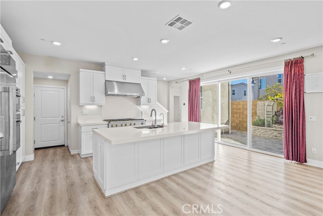 Detail Gallery Image 12 of 56 For 124 Zawn, Irvine,  CA 92618 - 4 Beds | 4/1 Baths