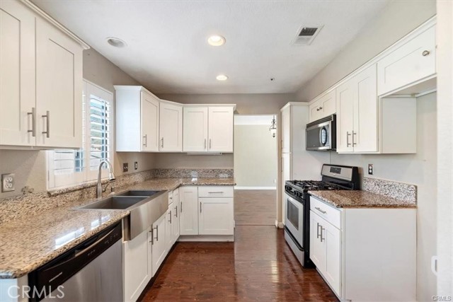 16444 Trelaney Road, Fontana CA: https://media.crmls.org/medias/f6d24d48-61cb-4912-8b00-ebcb19371dfb.jpg