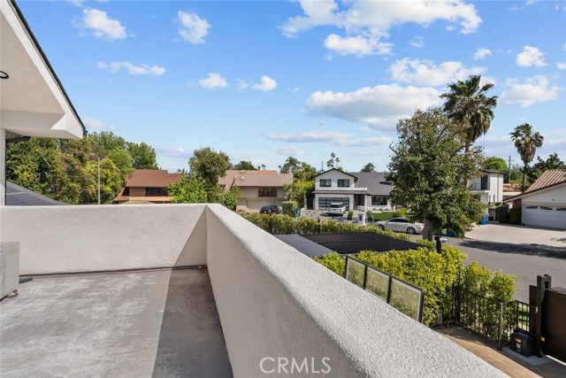 22835 Styles Street, Woodland Hills CA: https://media.crmls.org/medias/f6d3b51d-d697-415d-b366-e9a48edfb072.jpg