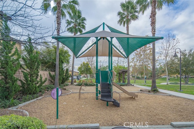 Detail Gallery Image 34 of 42 For 3076 E via Rosso, Ontario,  CA 91764 - 3 Beds | 2 Baths