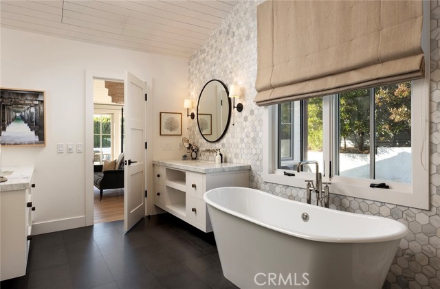 Detail Gallery Image 27 of 72 For 17 S Alta Mira Road, Laguna Beach,  CA 92651 - 4 Beds | 4/1 Baths