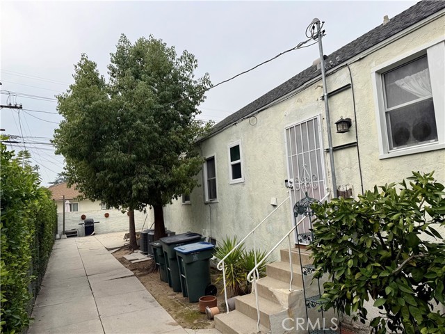 Detail Gallery Image 6 of 30 For 79 N Berkeley, Pasadena,  CA 91107 - 4 Beds | 2 Baths