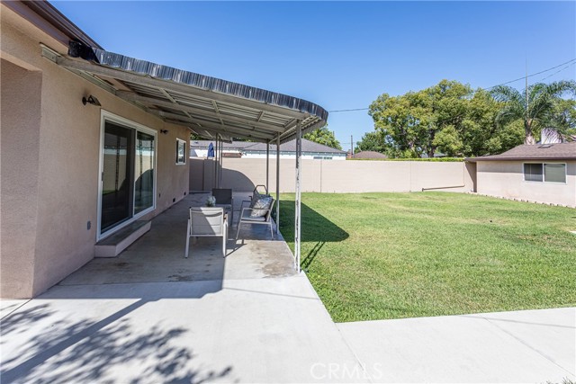 2219 W Clark Avenue, Burbank CA: https://media.crmls.org/medias/f6d4f6df-77ca-4ecb-ad56-a48fa7948c79.jpg