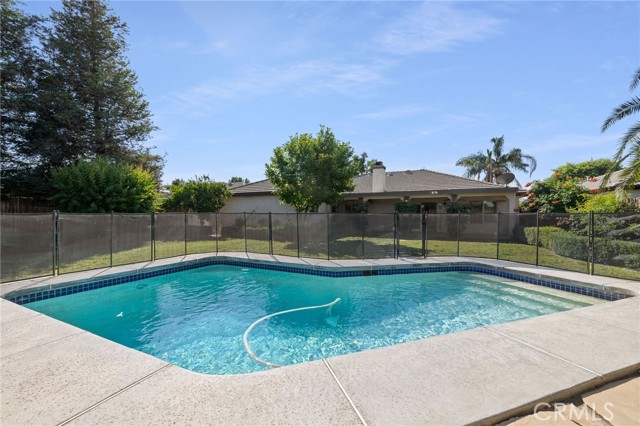 631 Faversham Way, Bakersfield CA: https://media.crmls.org/medias/f6d55a87-568e-4f94-b380-2963a5a9f989.jpg