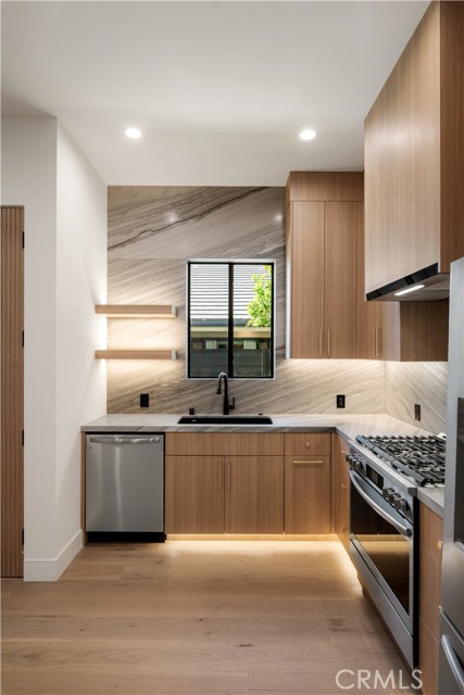 Detail Gallery Image 6 of 21 For 6212 Acadia Ave a,  Agoura Hills,  CA 91301 - 3 Beds | 3 Baths