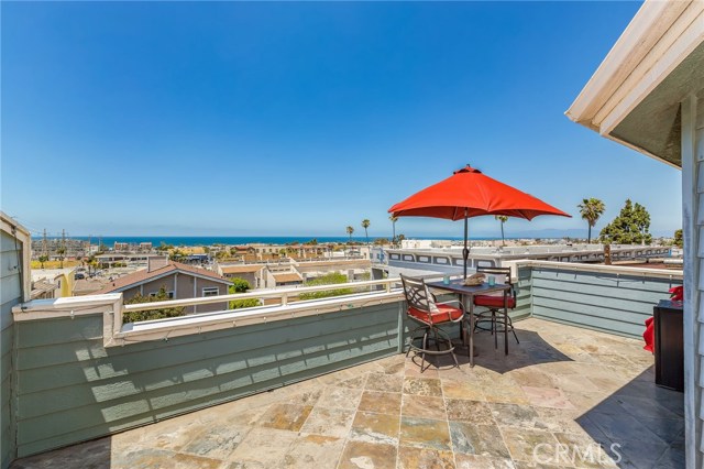 407 Anita Street, Redondo Beach, California 90278, 3 Bedrooms Bedrooms, ,3 BathroomsBathrooms,Residential,Sold,Anita,SB18113069