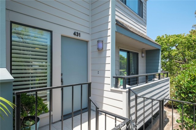 Detail Gallery Image 11 of 27 For 431 Camino De Las Colinas, Redondo Beach,  CA 90277 - 3 Beds | 3 Baths