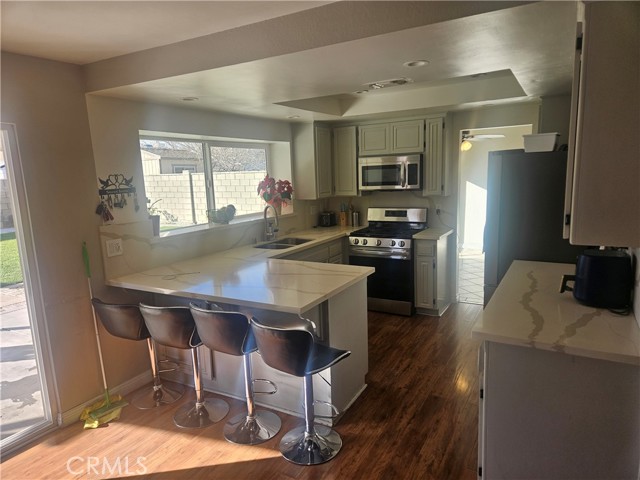 Detail Gallery Image 10 of 39 For 37323 Daybreak Street, Palmdale,  CA 93550 - 4 Beds | 3 Baths