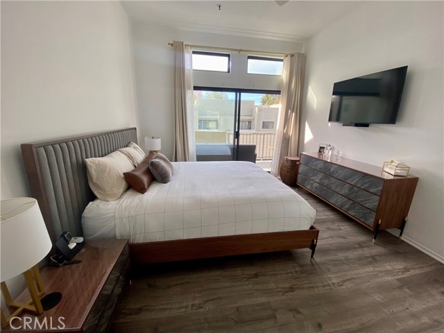17722 Sergio Cir, Huntington Beach CA: https://media.crmls.org/medias/f6d77843-8557-4dc7-80c0-495ac0b6b79b.jpg