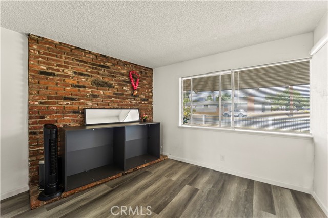Detail Gallery Image 22 of 44 For 370 E La Verne Ave, Pomona,  CA 91767 - 5 Beds | 2 Baths