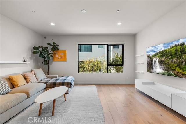 Detail Gallery Image 7 of 27 For 4524 N Ayla, Los Angeles,  CA 90041 - 3 Beds | 4 Baths