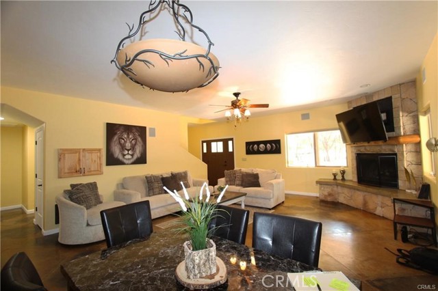 Detail Gallery Image 5 of 57 For 7497 Harrington Flat Rd, Cobb,  CA 95451 - 5 Beds | 4 Baths