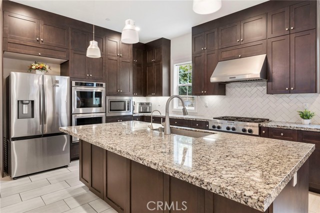 155 Bryce Run, Lake Forest CA: https://media.crmls.org/medias/f6d9c007-a9f8-4487-881f-7c7aa1c24164.jpg