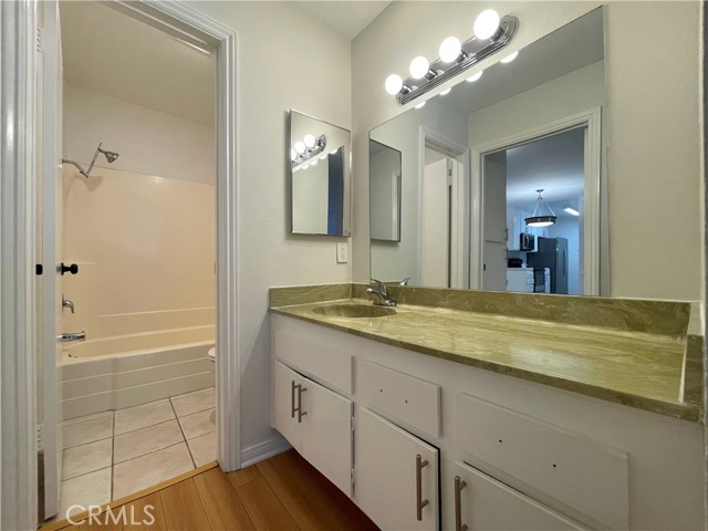 Detail Gallery Image 23 of 34 For 5460 White Oak Ave #G106,  Encino,  CA 91316 - 2 Beds | 2 Baths