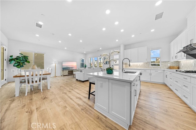 Detail Gallery Image 12 of 60 For 102 Yugen, Irvine,  CA 92618 - 4 Beds | 3/1 Baths