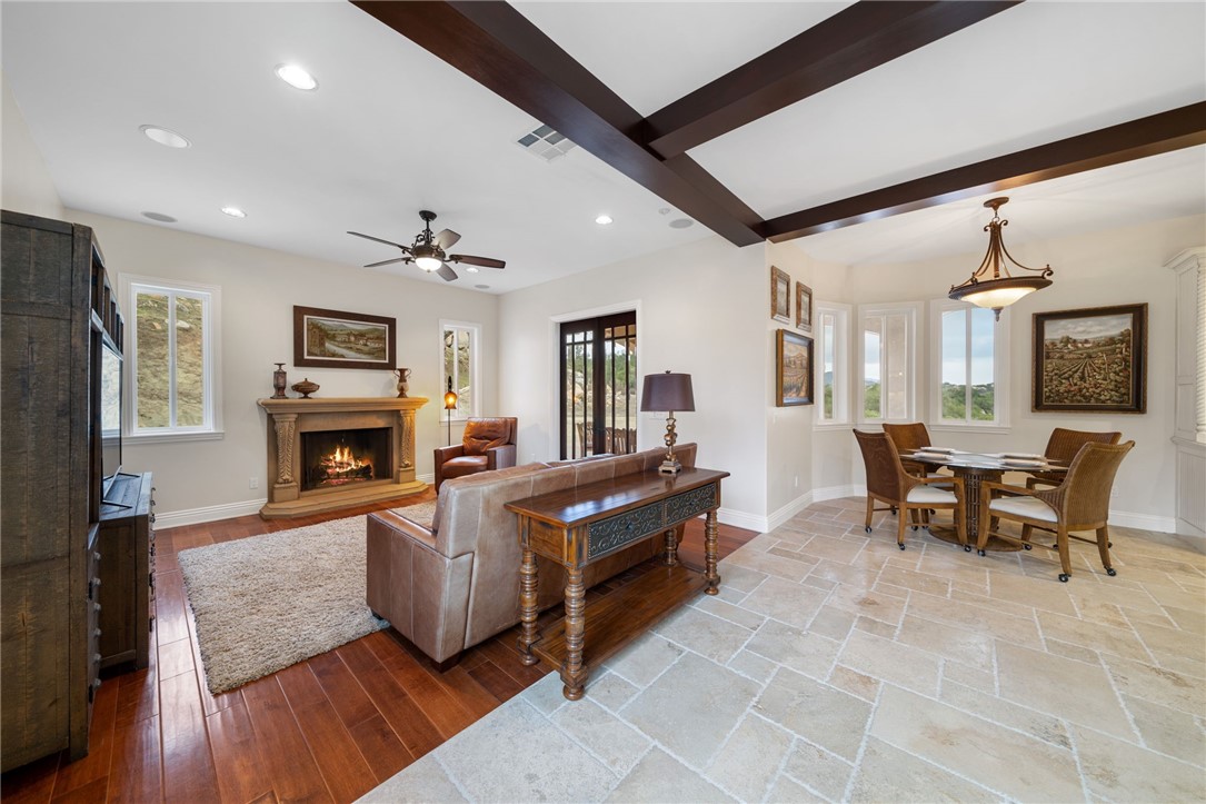 Detail Gallery Image 14 of 60 For 18378 Avenida Bosque, Murrieta,  CA 92562 - 4 Beds | 3/1 Baths