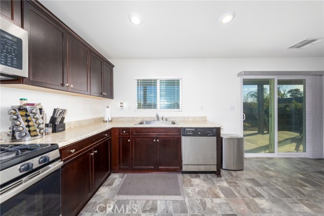 Detail Gallery Image 7 of 31 For 1180 Vista Montana, San Jacinto,  CA 92582 - 3 Beds | 2/1 Baths