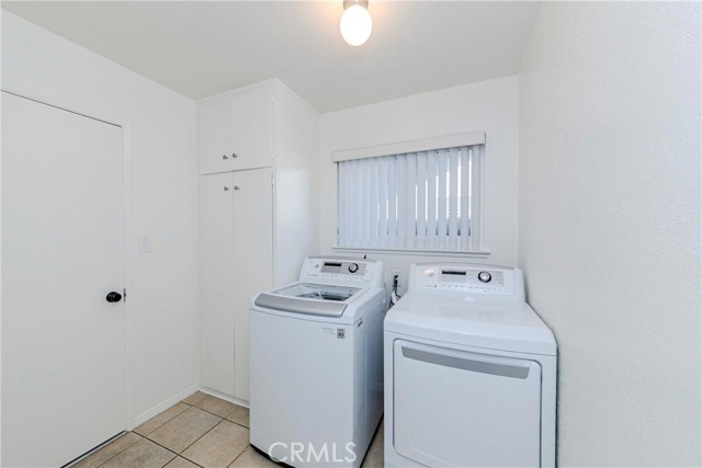 Detail Gallery Image 13 of 37 For 2401 El Portal Way, Oxnard,  CA 93035 - 4 Beds | 2/1 Baths