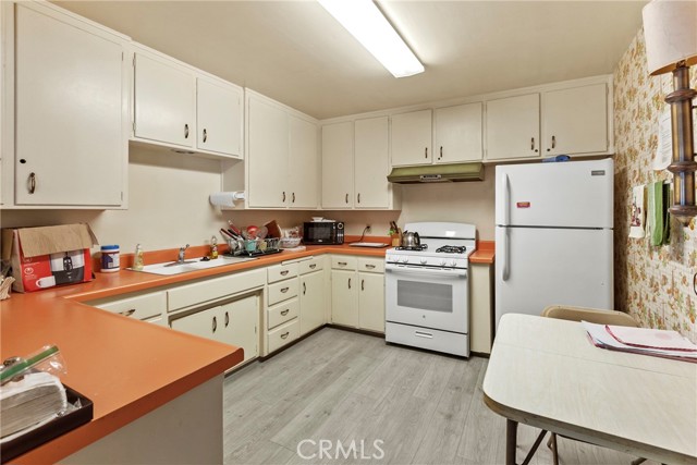 3395 S Higuera S Street, San Luis Obispo CA: https://media.crmls.org/medias/f6daf47e-6742-48ce-81e8-23807d462e80.jpg