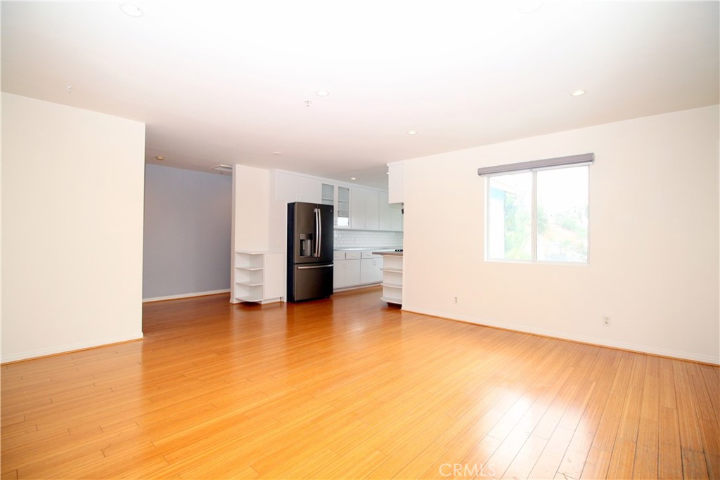 MLS #WS25218705 image #2