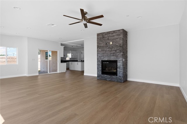 Detail Gallery Image 8 of 33 For 16015 Ceres Ave, Fontana,  CA 92335 - 3 Beds | 4/1 Baths